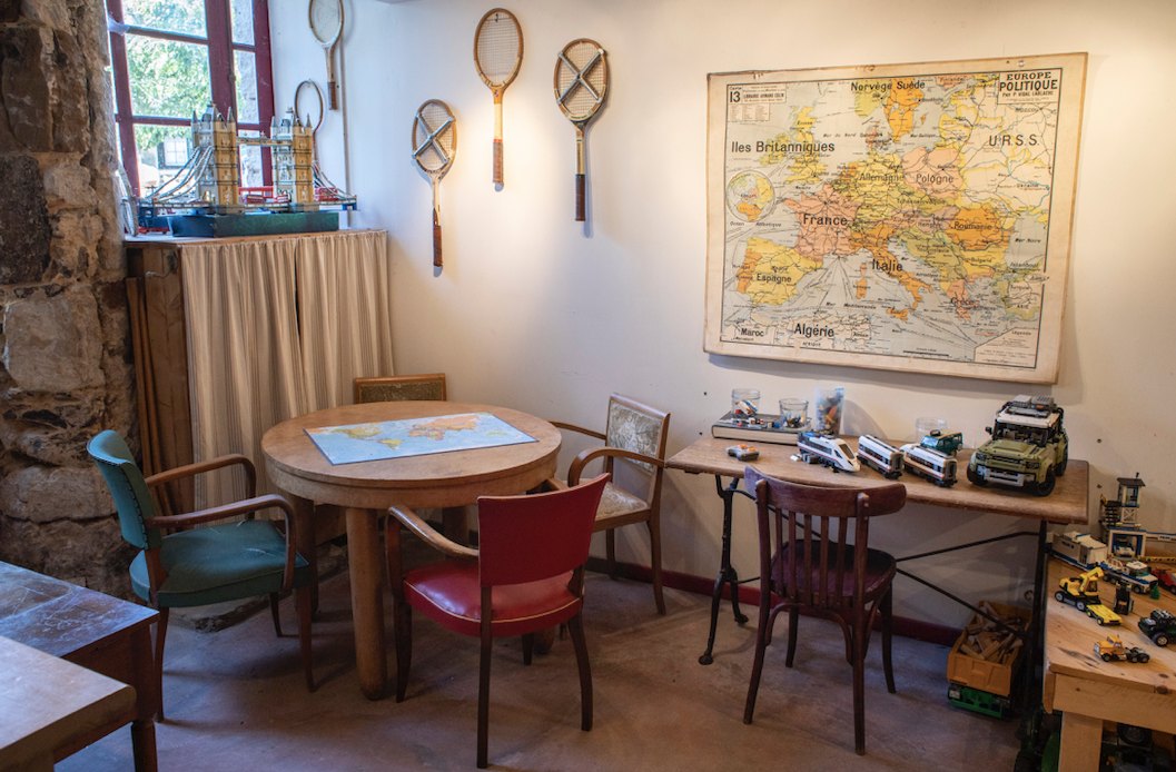 La salle de jeux et son piano