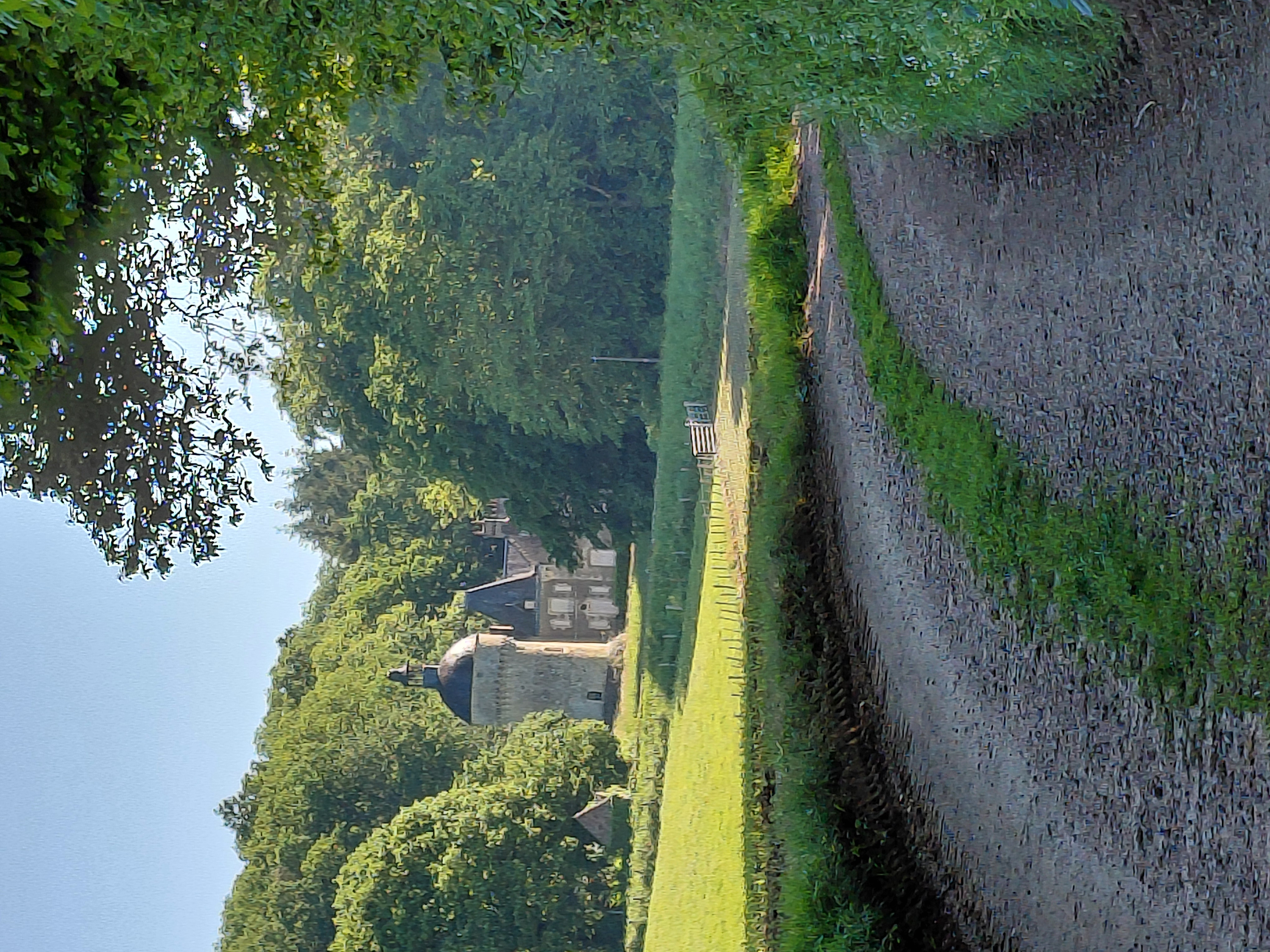 Un manoir caché dans le bocage